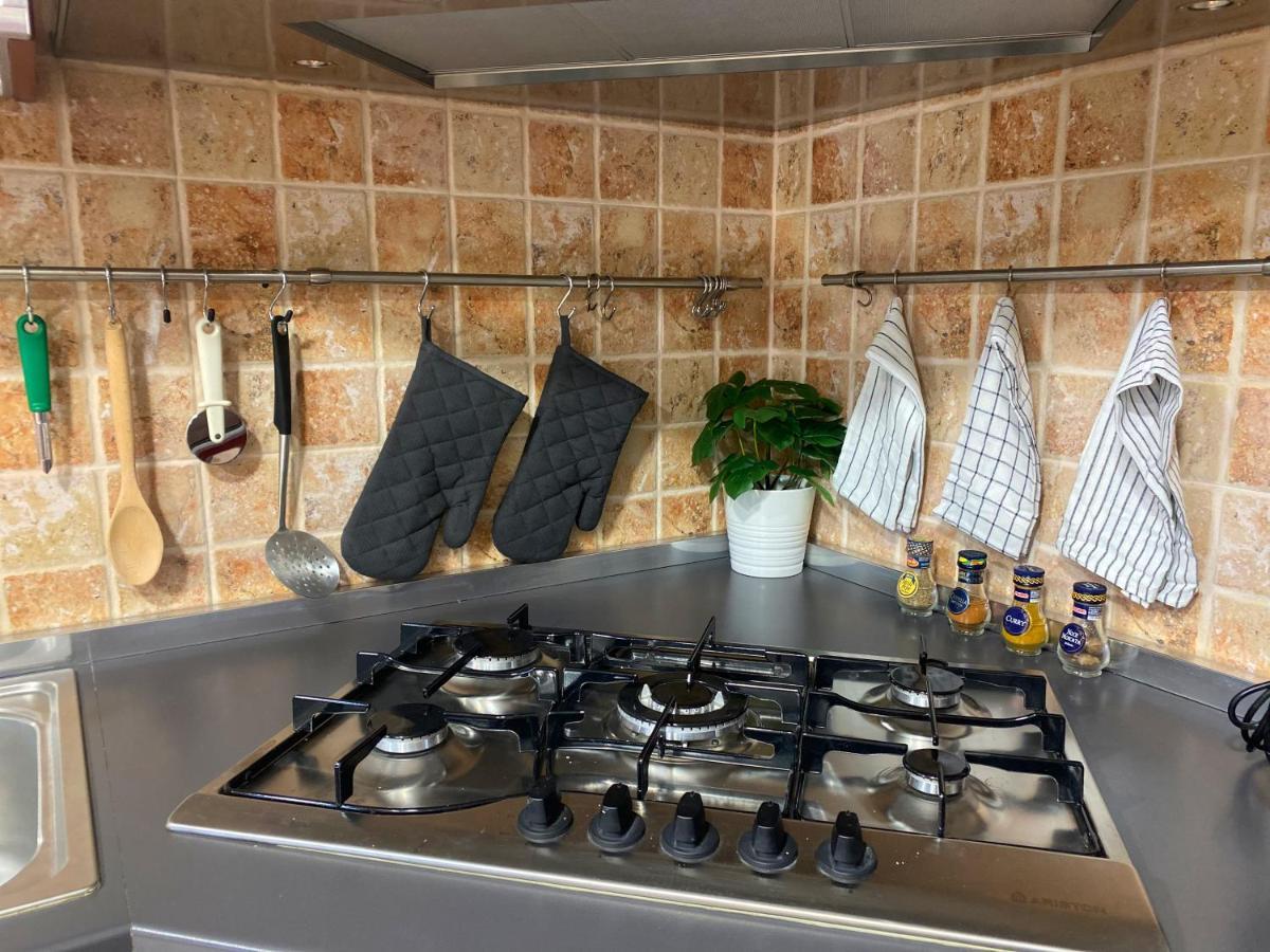 Lovely Home 5 Min Walk To The Beach, 3 Bedrooms Ample Outdoor Relax And Wifi Capitana Dış mekan fotoğraf